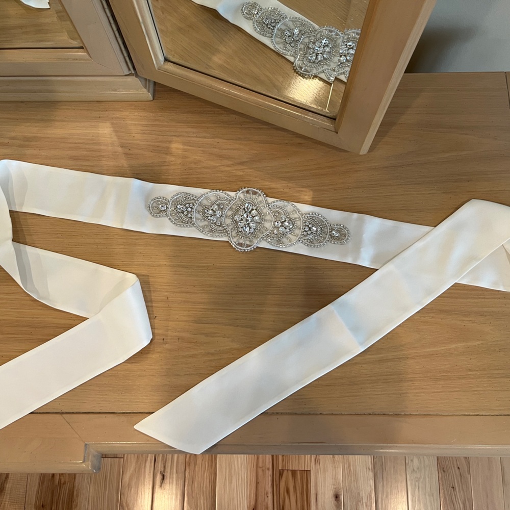 White belt for wedding gown